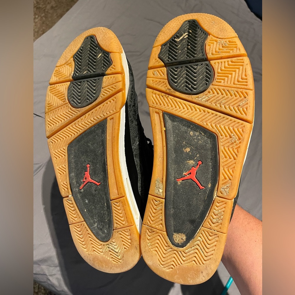 Jordan 4 Laser black gum USED).